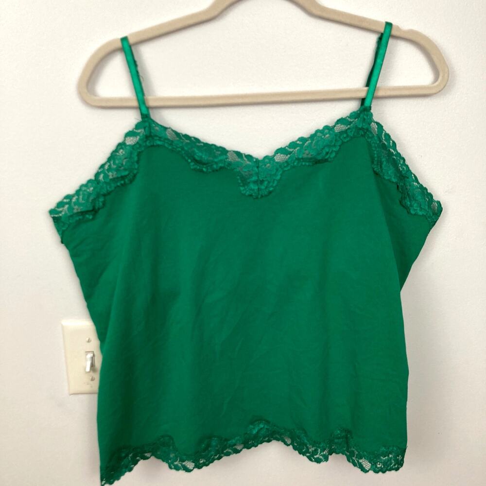 Y2K St Johns Bay Womens Green Lace Trim Cami Size 1X Layering Built-in Bra